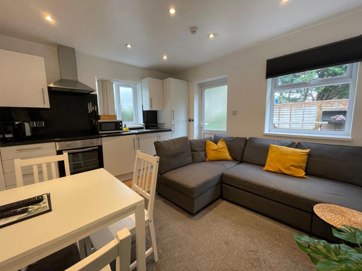 6 Person Apartment In City Centre Cardiff Bagian luar foto
