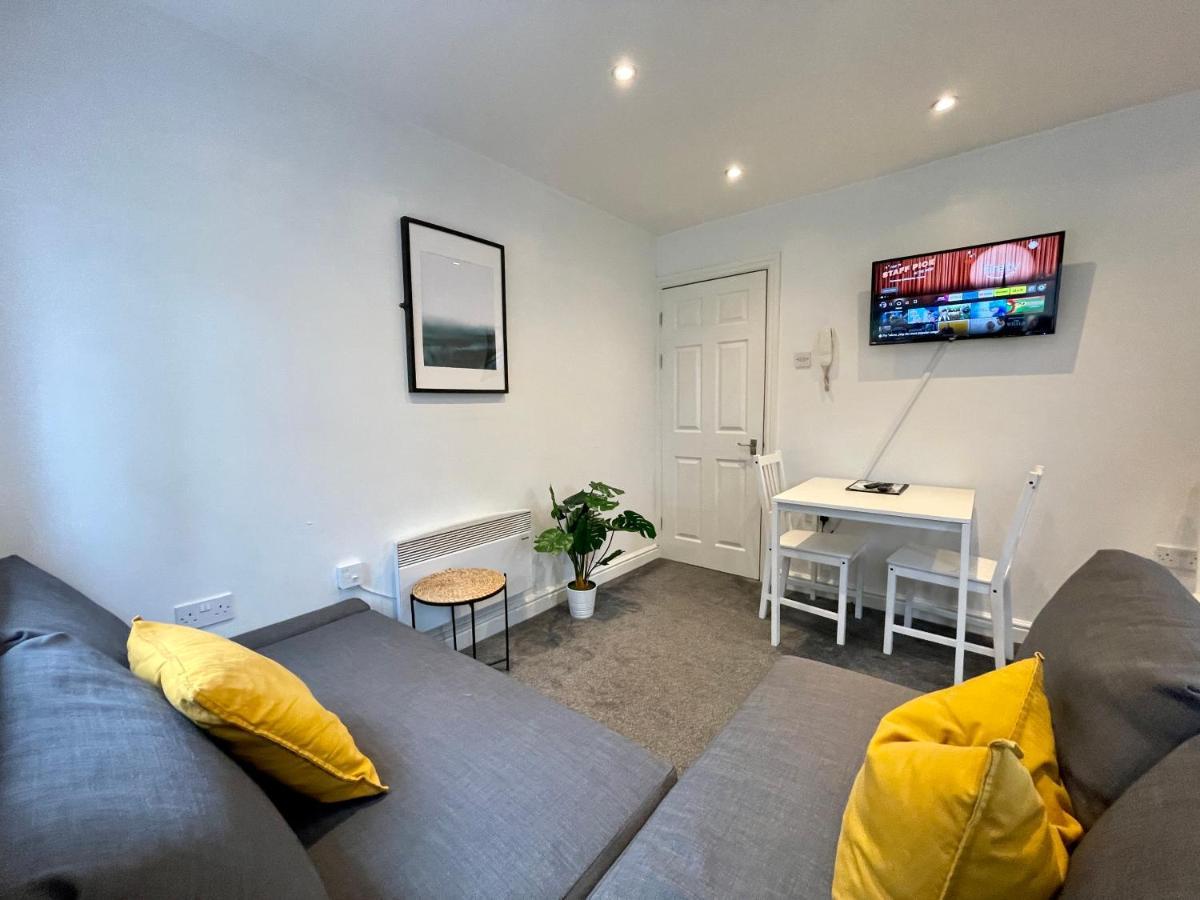 6 Person Apartment In City Centre Cardiff Bagian luar foto