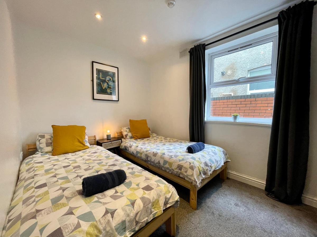6 Person Apartment In City Centre Cardiff Bagian luar foto
