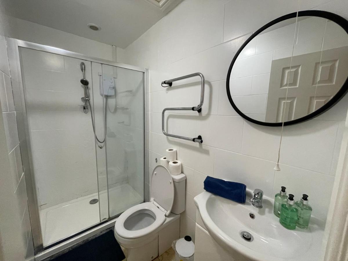 6 Person Apartment In City Centre Cardiff Bagian luar foto