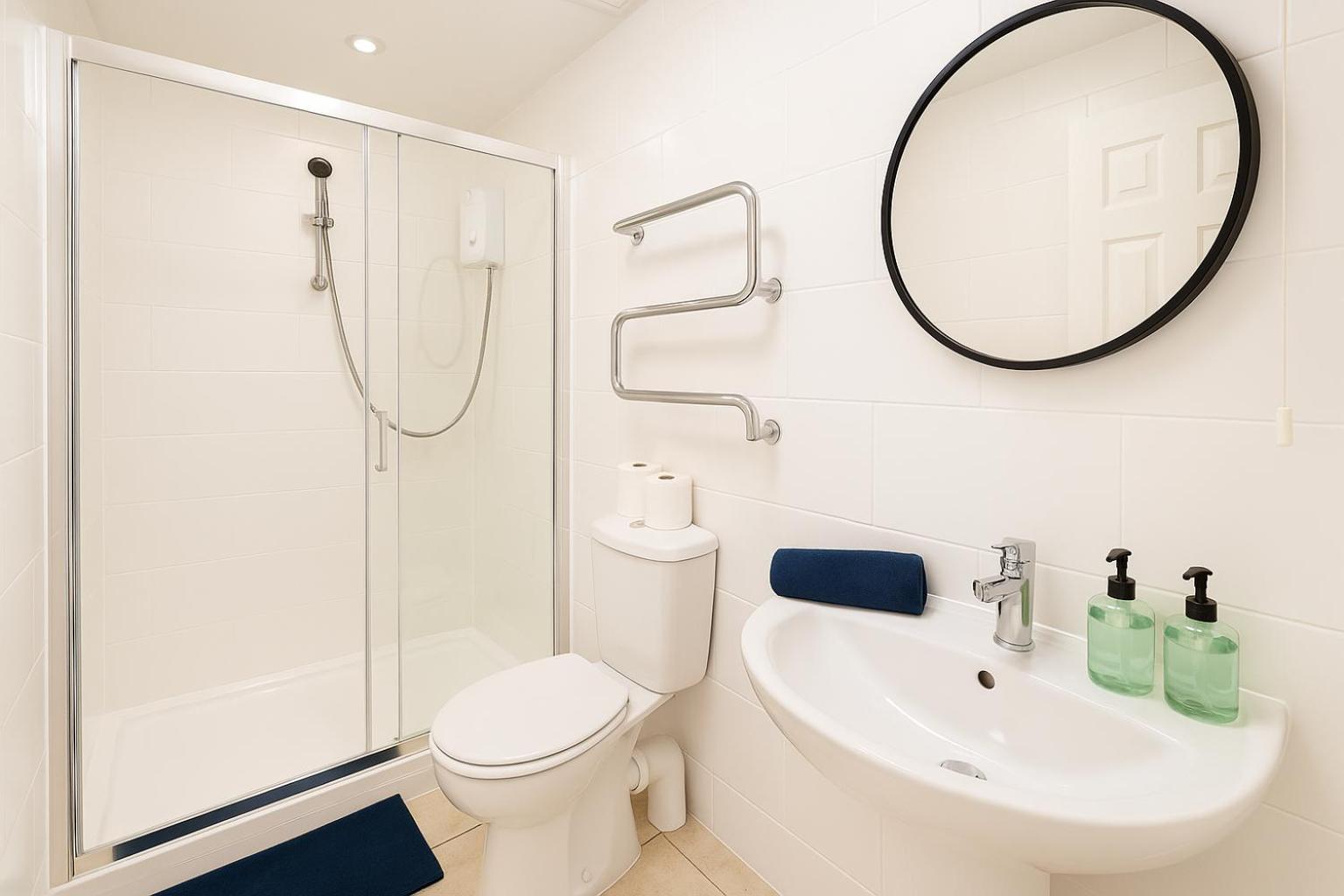 6 Person Apartment In City Centre Cardiff Bagian luar foto