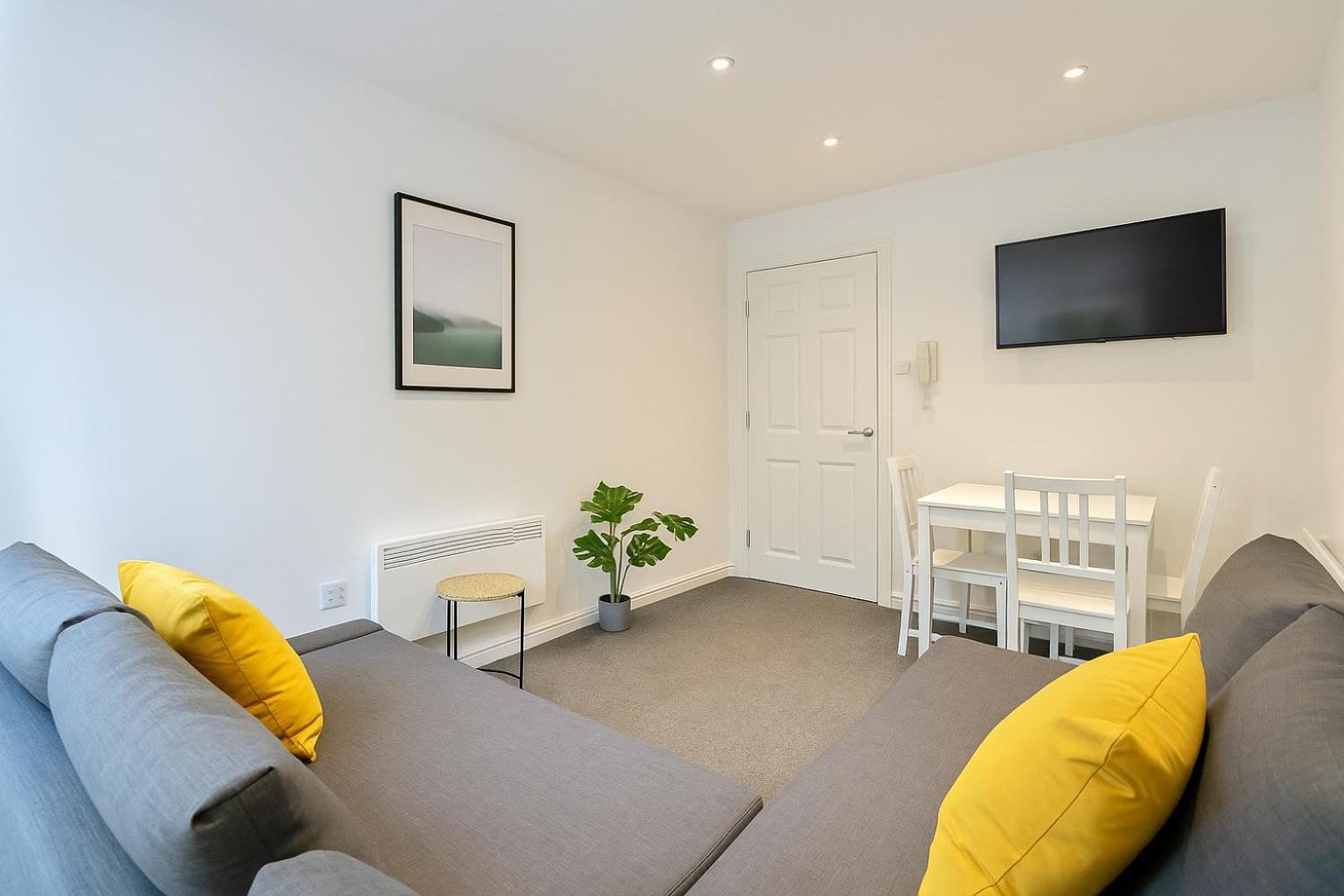 6 Person Apartment In City Centre Cardiff Bagian luar foto